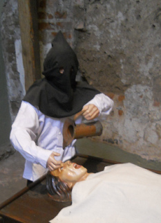 Torture method giving liquids on to the
                            face