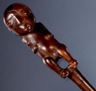 Holzfigur eines Ausserirdischen
                                  aus Tahiti, ethnologische Sammlung der
                                  Uni Gttingen