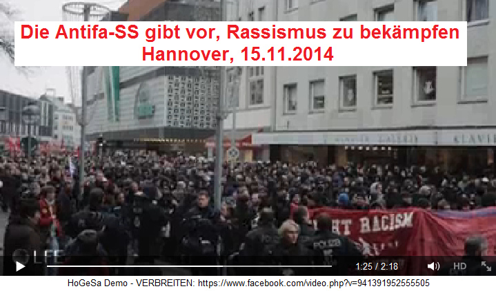 Die hyperkriminelle Antifa-SS
                                  prahlt mit einem Transparent
                                  "Stopp Rassismus"
                                  ("Stop Racism"), dabei ist
                                  sie selber gegen waffenlose Deutsche
                                  rassistisch (!!!) - Hannover,
                                  15.11.2014