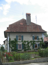 Corcelles: Rue vers chez Cherbuin 04,
                          eine kleine Villa