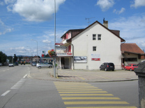 Corcelles: Route du Grand Chemin, die
                          Kreuzung mit der Pizzeria, hier muss ich
                          abbiegen