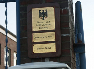 Office of water and
                      shipping economy in Hamburg Wedel, boards