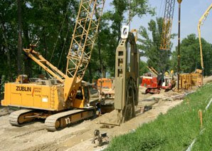 Building
                      blocking wells in the region of Vienna around a
                      tank farm