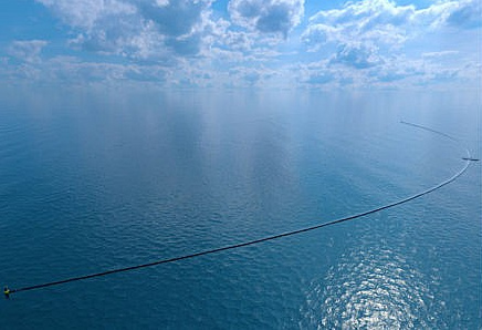 Plastik-Reinigungsanlage für Meere
"Ocean Cleanup" Plastik-Reinigungsanlage für Meere
"Ocean Cleanup"